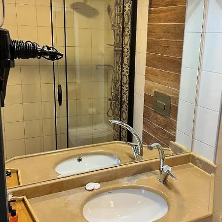Nomade Old Hotel 3*