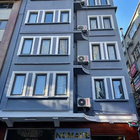Nomade Old 3*